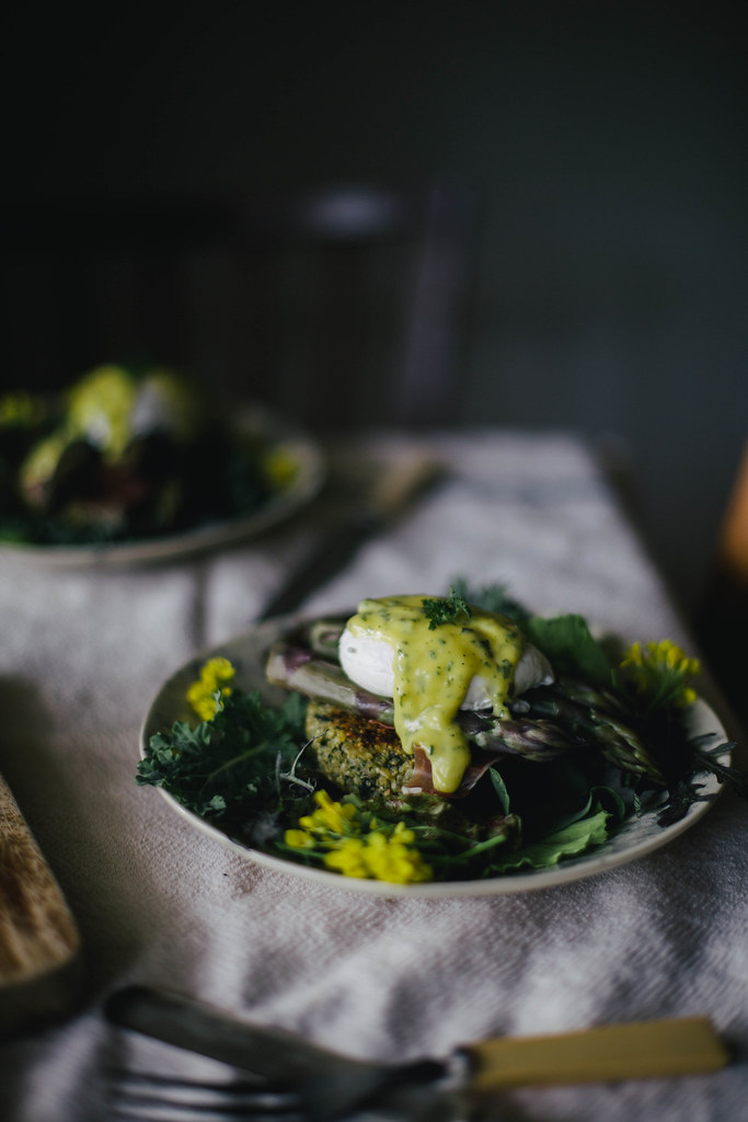 asparagus benedict on quinoa nettle cakes with lovage & mint aioli