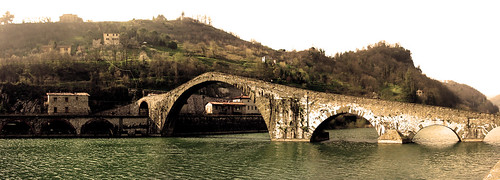 bridge italy sepia river italia fiume lucca panoramic ponte panoramica tuscany toscana pontedeldiavolo borgoamozzano pontedellamaddalena