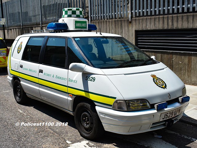 London Ambulance Service Renault Espace J529 OPM 5529