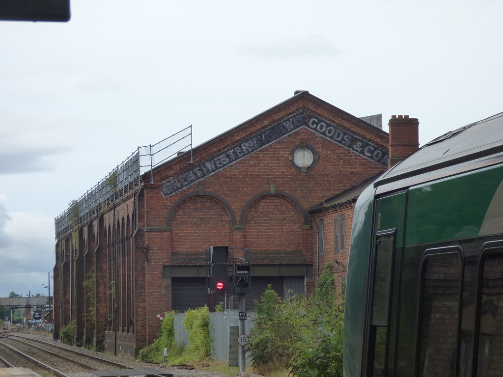 Kidderminster Station - London Midland 172 340 - Great Western Railway Goods & Coal
