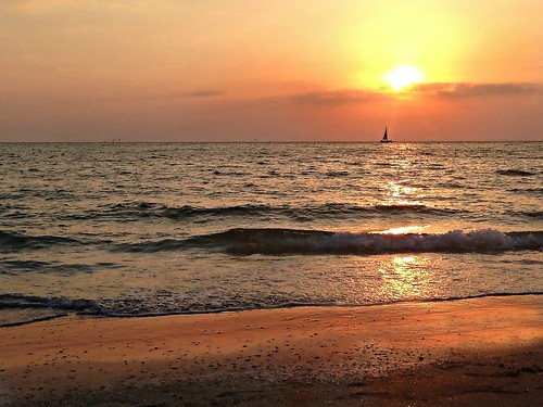 sunset sun beach sailboat sand waves sailing gulf joy shore iphone stpetersburgflorida stpetersburgbeach digitalcameraclub chuckswindoll img360412