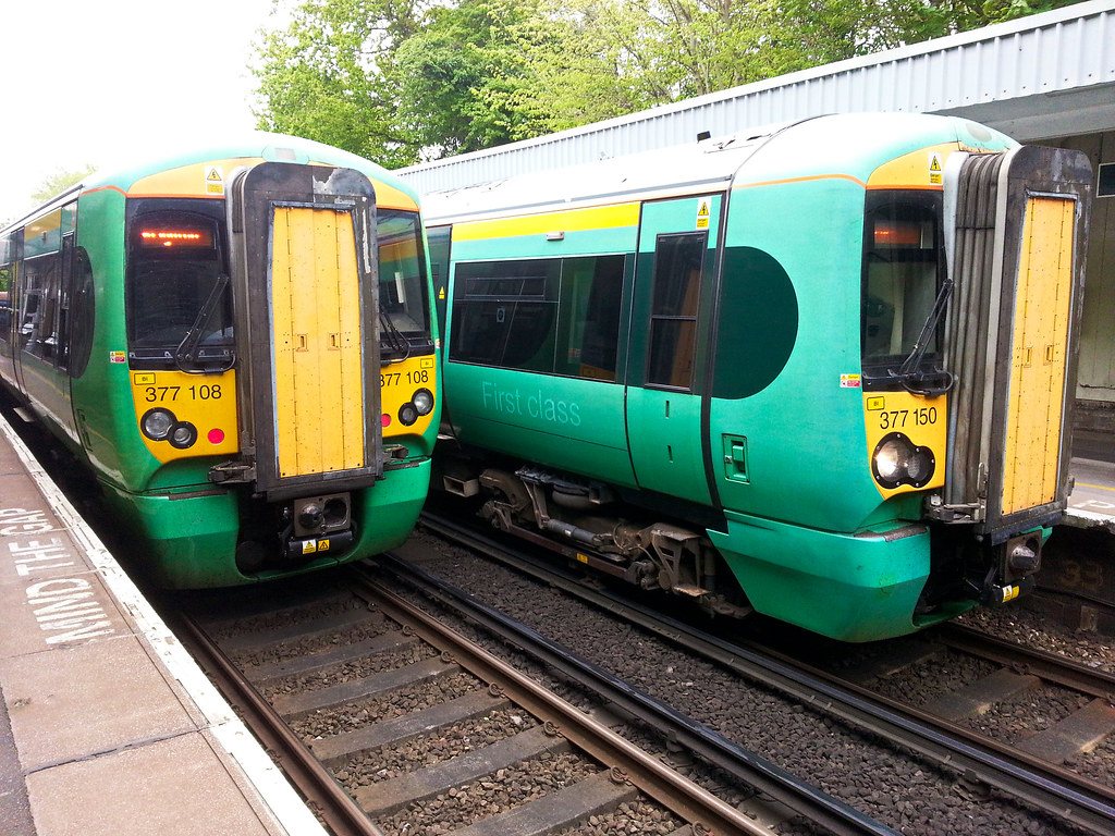 Southern 377108 & 377150 Pass at Burgess Hill on the Brigh… | Flickr