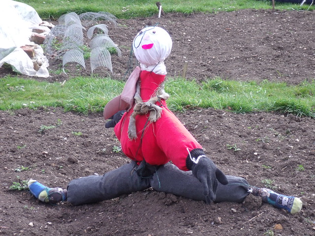 Scarecrow doing the splits