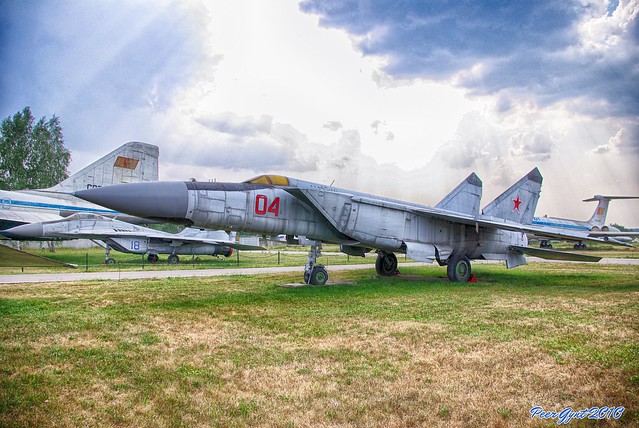 Soviet Supersonic Interceptor Mikoyan-Gurevich MiG-25. Советский сверхзвуковой перехватчик МиГ-25