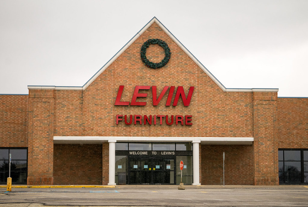 Closed Levin Furniture store | This former Builders Square a… | Flickr