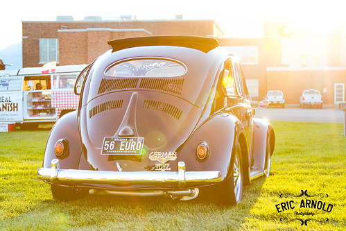 vw volkswagen bug beetle 1956 56 oval window car show auto automotive automobile sunrise sun flare sunflare riverton ut utah grass park city vwclassic classic vintage german germantoyz toyz carclub canon eos80d 80d