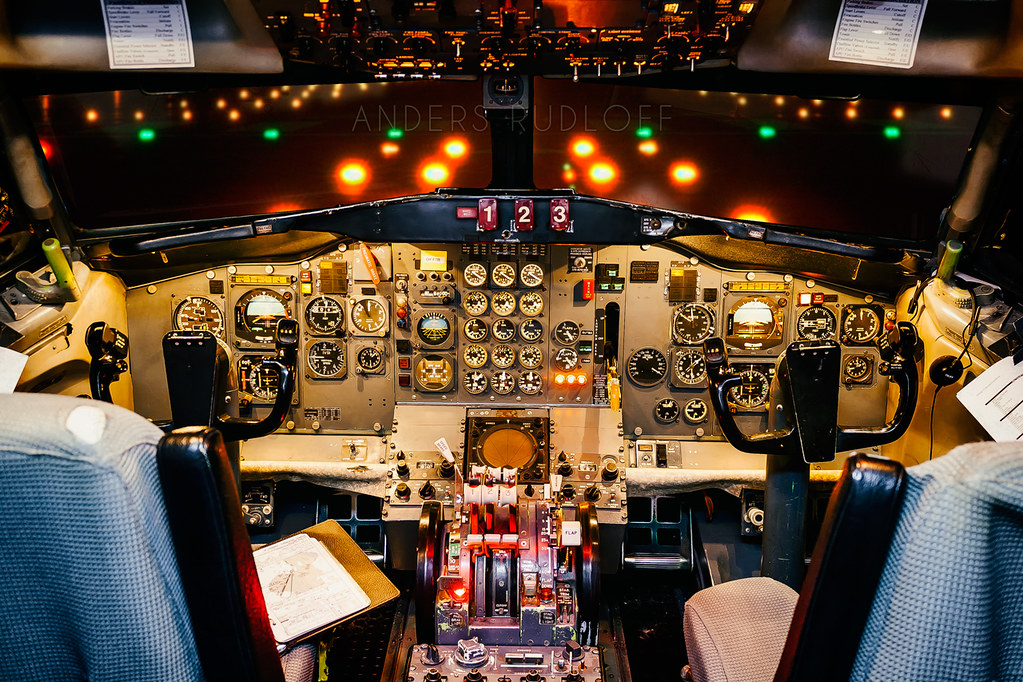 Boeing 727-200 Advanced Cockpit | No Garmin 1000, Head-up Di… | Flickr