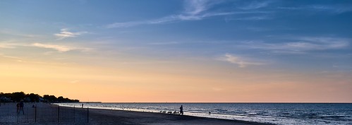 Along the shore by Linc Spaulding, A sunset walk at Charlotte Beach, NY
2016 holiday lakeontario rochester wildlifescenic