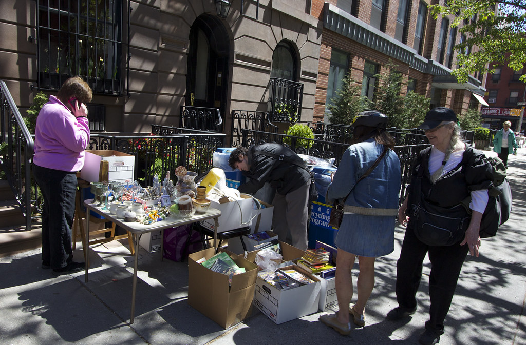 Stoop Flickr IMG_2611 | Annual Community Stoop Sale in the area of Chelse… | Flickr