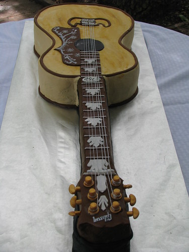 Guitar Cake | by Sugarushbakery