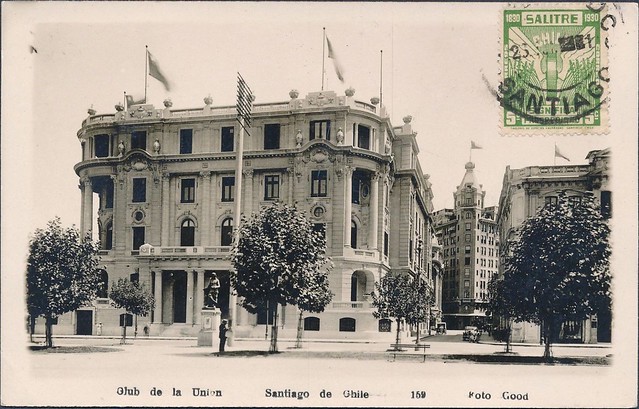 frente al Club de la Unión se ubicaba un monumento  al ABATE MOLINA,  1930  INAUGURADO UN 16 DE SEPTIEMBRE DE 1861