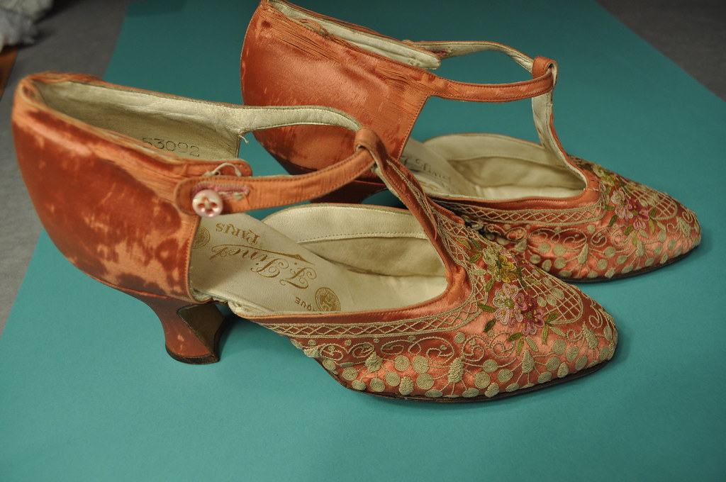 1920s shoes, Women's shoes in the1920s usually had pointed …