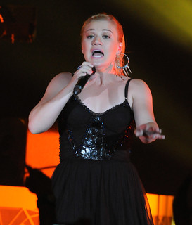 Kelly Clarkson Performs at The Chelsea | Kelly Clarkson perf… | Flickr