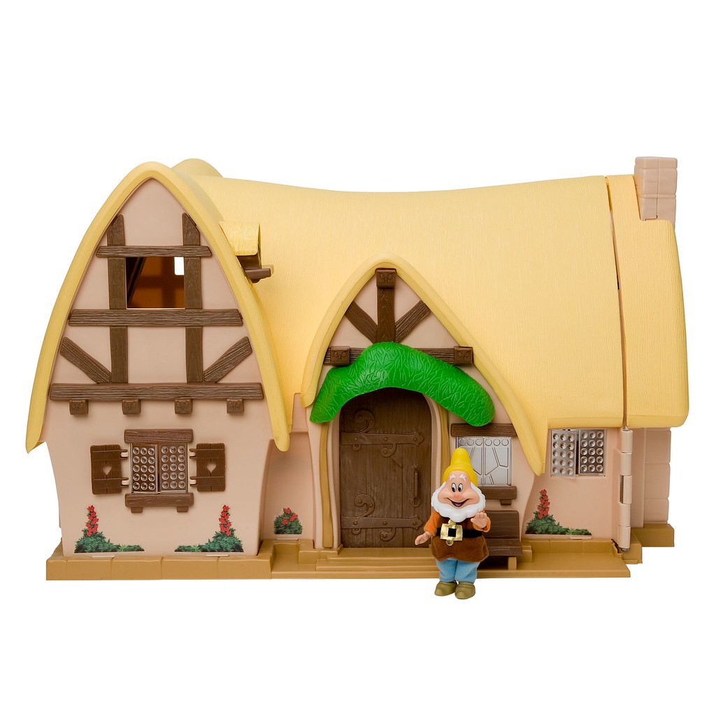 2009 Snow White And The Seven Dwarfs Cottage Play Set Di Flickr