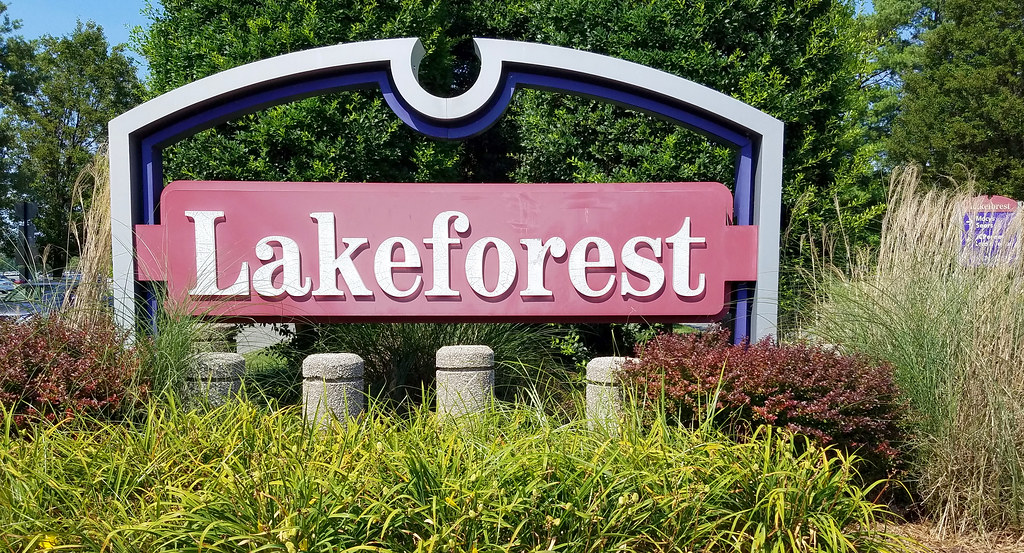 Lakeforest Mall Sign