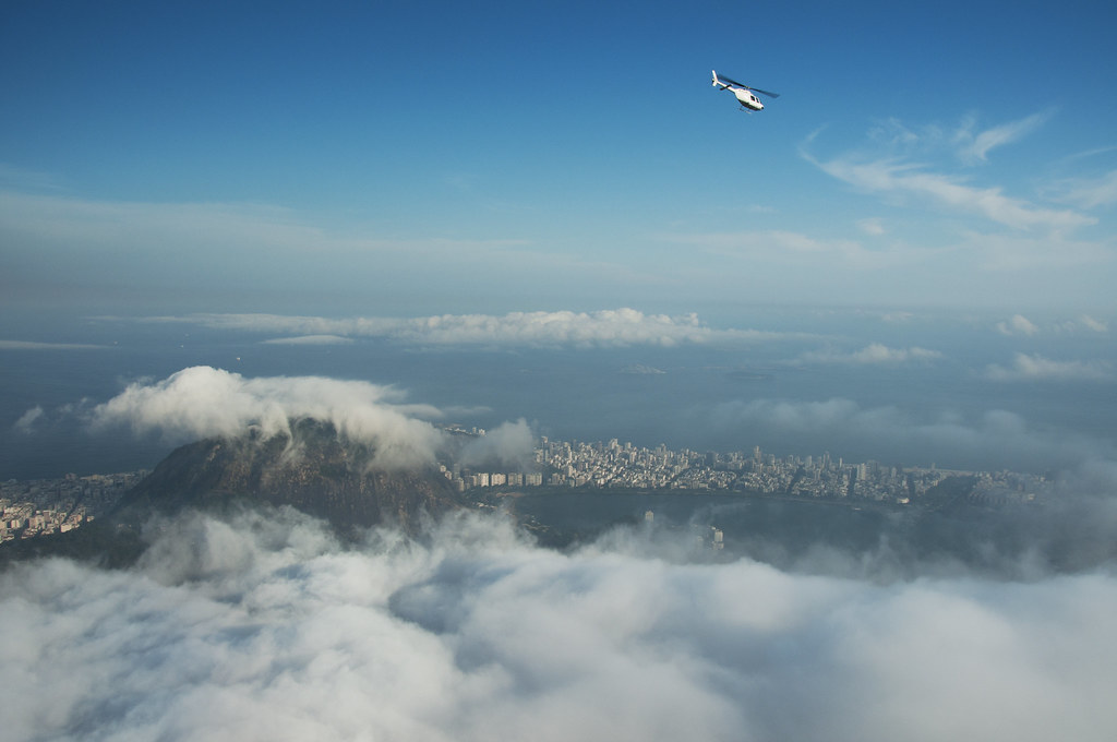 Rio under the fog | The fog rolls in and out pretty quick at… | Flickr