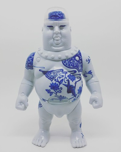 coming soon Sofubi Brothers x Iron Meat (青花瓷器版) blue-and-white porcelain-pretend ONE-OFF Custom by Kam Shing Yan (WORDist 彩繪文字師)  #VintageVinylClub #膠易廣場 #SoftVinyl #sofubi #ソフビ #膠品 #搪膠  #文字師 #彩繪文字師 #WORDist    @vintage_vinyl_club #sofvitokyo | by 狂人日本玩具屋