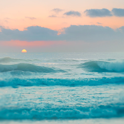 california sunset sea waves pacificocean imperialbeach chasinglight thisisthebestdayever pixelmama justsomethingiwantedtoshare