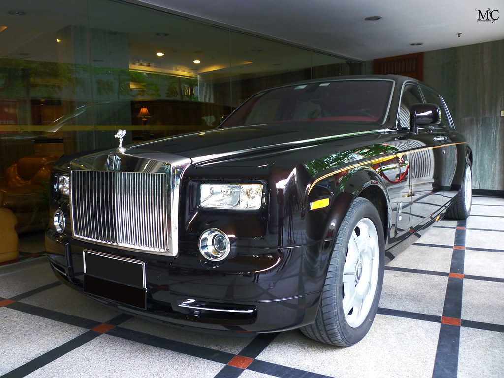 Khám phá Rolls Royce Phantom phiên bản Rồng Vàng độc nhất Việt Nam  XEHAYVN  YouTube