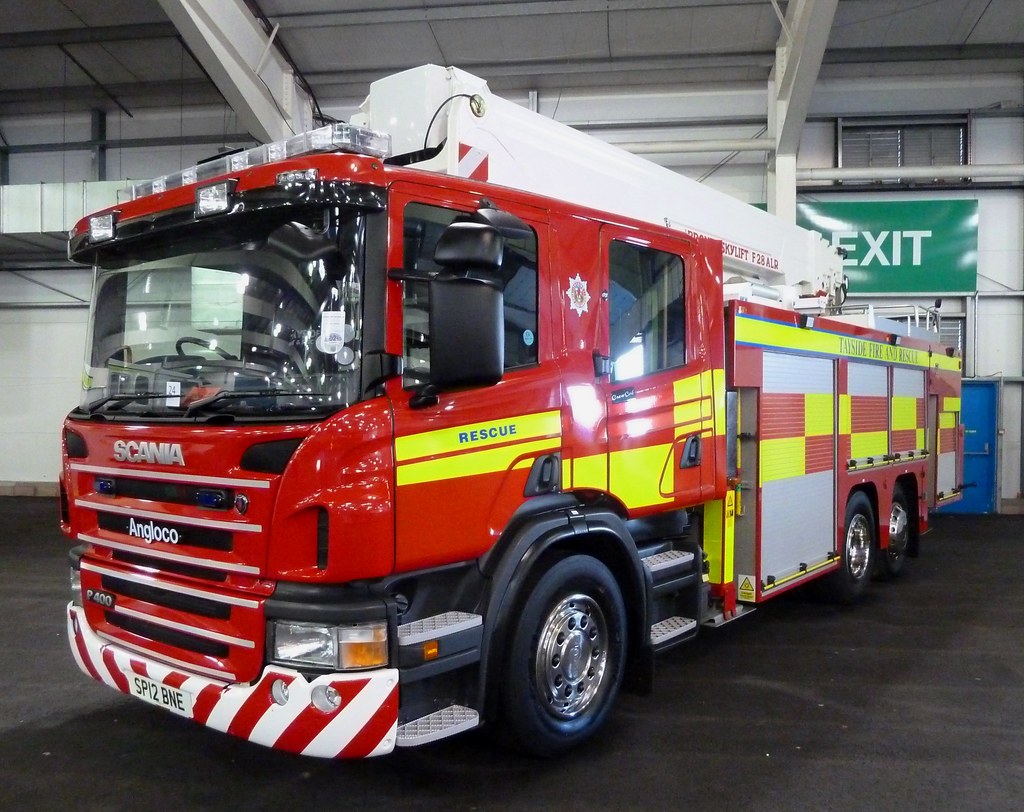 SCANIA P400 Angloco - TAYSIDE FIRE & RESCUE