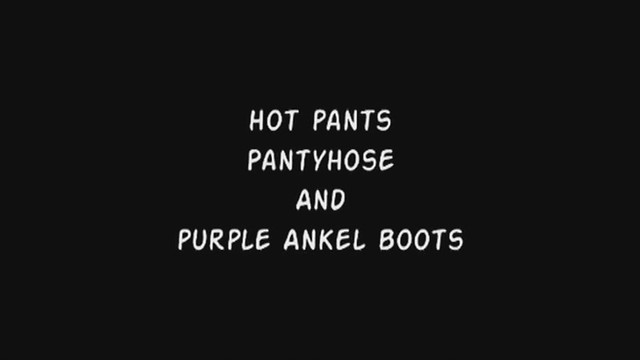 Street view hot pants pantyhose and purple ankel boots