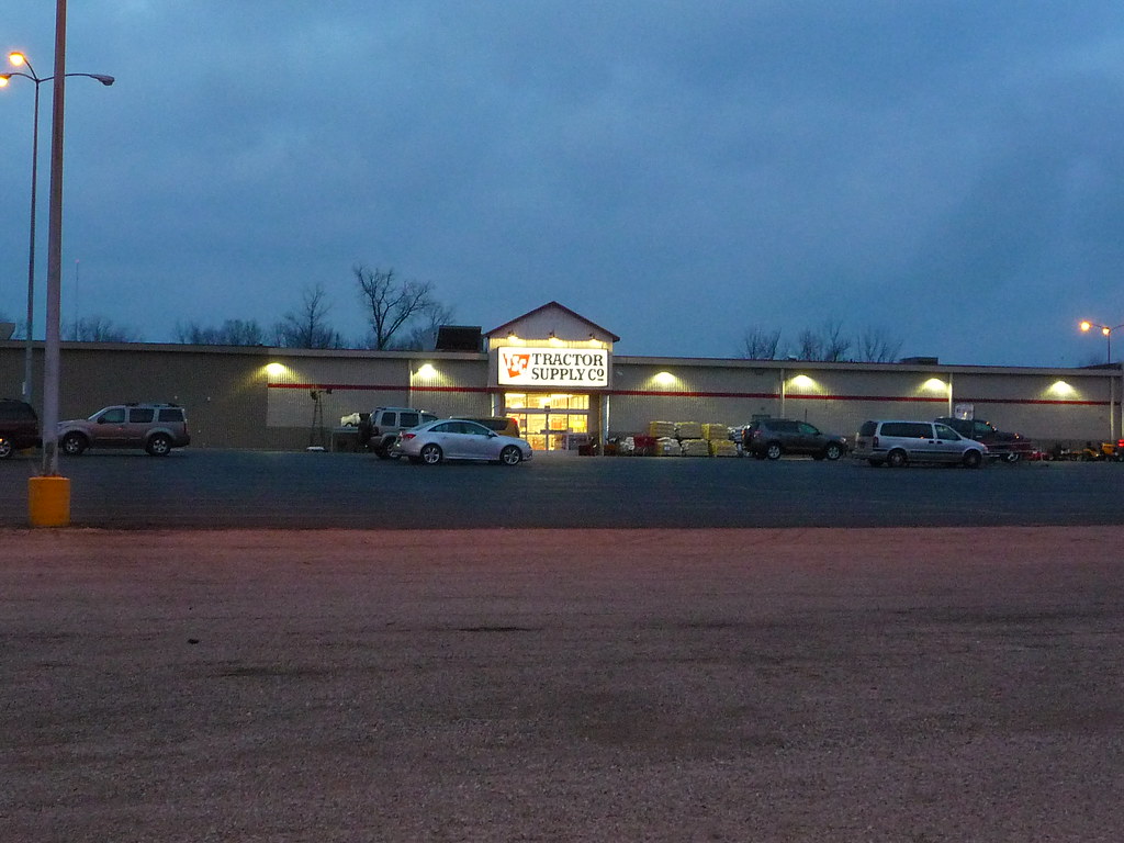 former Kmart, Middletown, OH (12) Tractor Supply Company