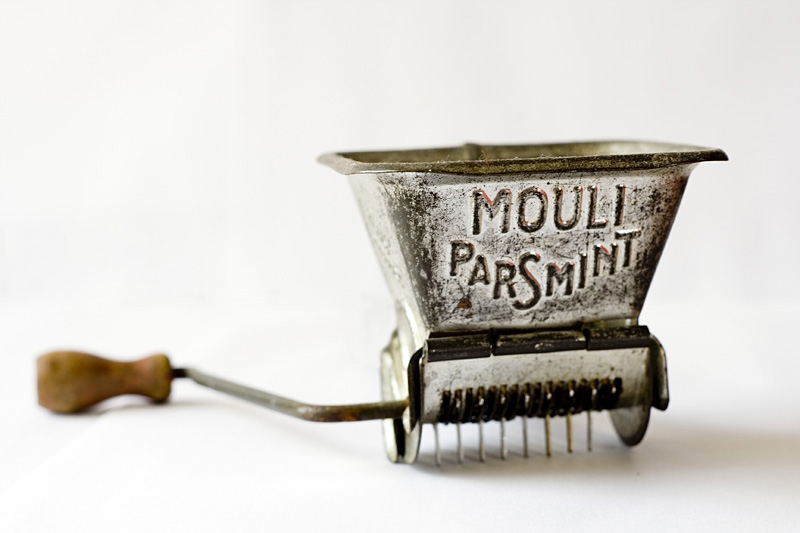 in use parsley Moulin LEGUMES Herb mill antique kitchen accessory French vintage mouli parsmint