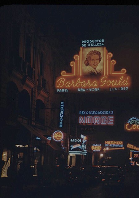 calle Huerfanos de noche, neon 1941