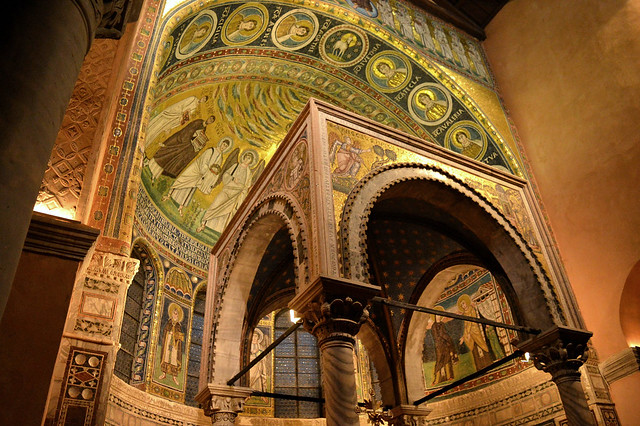 Poreč – Parenzo, Basilica Eufrasiana: il ciborio e i mosaici dell'abside