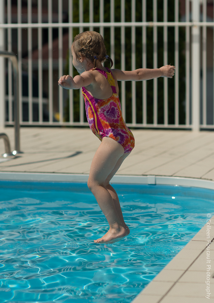 swimming with cousins in pool | Flickr
