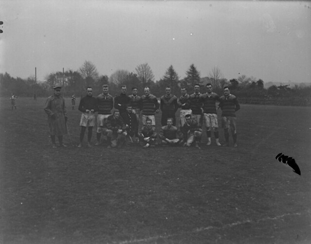 Team photograph at second rugby game at Godalming between Seaford and Witley, England / Photo d’équipe lors du deuxième match de rugby entre Seaford et Witley à Godalming, en Angleterre