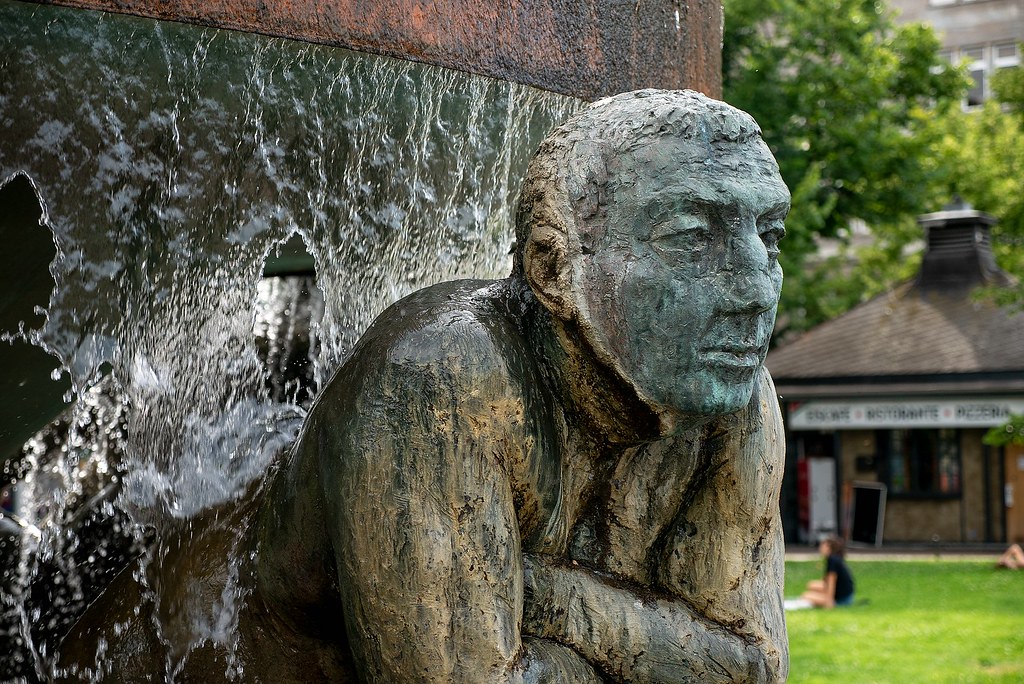 Lebensalter-Brunnen am Wittenbergplatz Süd von Waldemar Grzimek