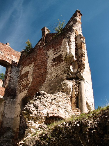 Krupe castle (1) by Krzysztof D., That was quite a modern fortress in late XVI Century. Since the mid XVIII Century it has been a ruin