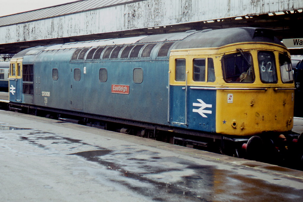 33008_1982_05_Waterloo | 33008 Eastleigh is stabled between … | Flickr
