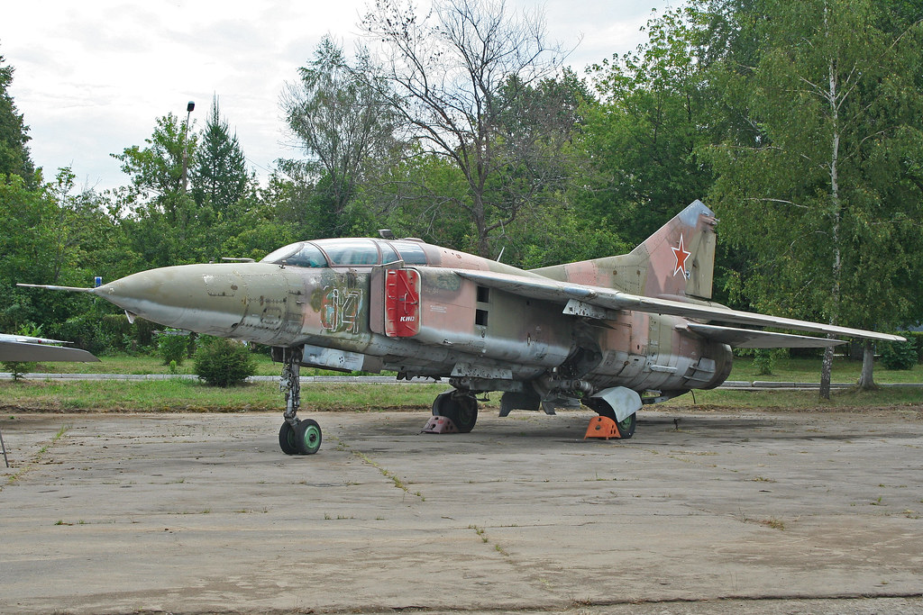 Mikoyan MiG-23UB '14 outline'