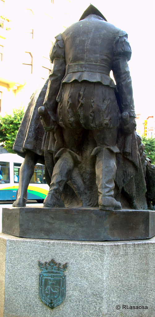 Monumento a San Ignacio, Pamplona - a photo on Flickriver