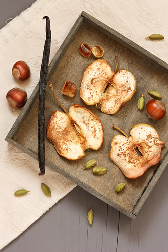Homemade apple chips. | by ZakariaSnow