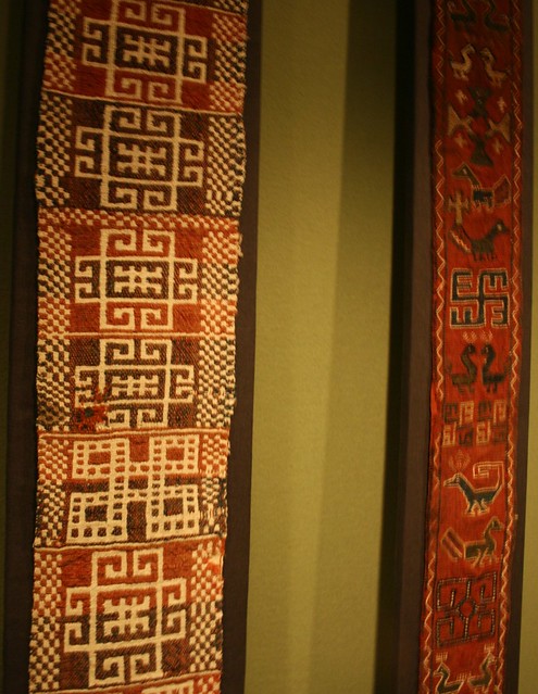 Vevde tekstiler i ull og lin med før-kristne symboler fra 1130-1160. Woven textiles (wool and linen / flax) from Sweden with pre-Christian religious symbols, dating to the period 1130 - 1160