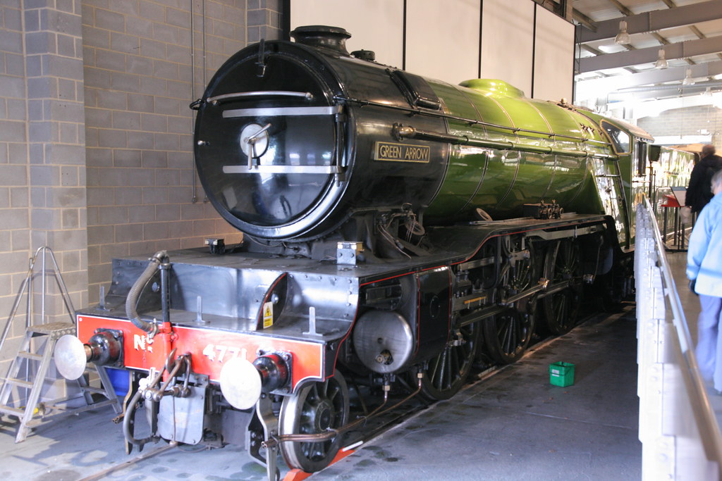 LNER ( Doncaster ) Gresley Class V2 2-6-2 4771 'Green Arrow'