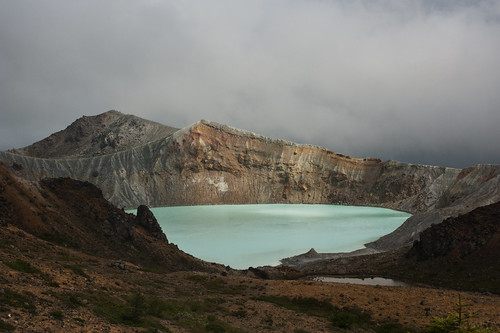 lake volcano mount crater kusatsu shirane yugama 湯釜 草津白根山 ユガマ