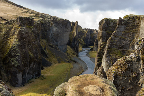 2016 oru iceland fjaðrárgljúfur landscape river canyon jonimitchell rocks green clouds weather