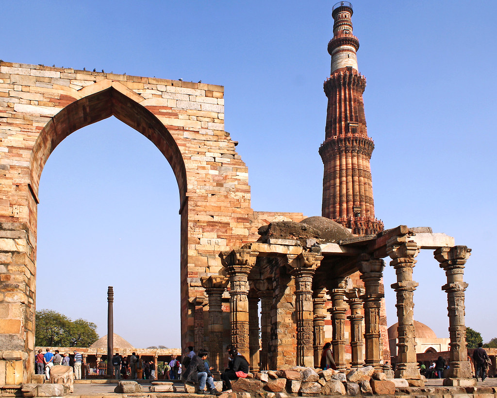 Qutub Minar tourist places in Delhi