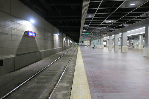 Eastbound platform at Tower City looking west 1