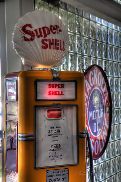 Super-Shell Pump at Route 66 Museum in Clinton, Oklahoma in HDR