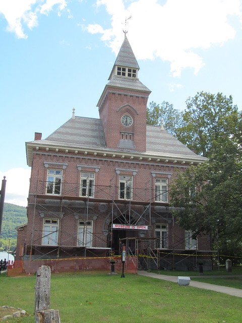 Old Warren County Courthouse Complex