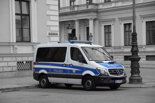 Bayerischen Bereitschaftspolizei BBPol HGruKw Mercedes-benz