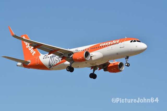 Special Livery: EZY8871 Easyjet Europe Airbus 320 (OE-IVA)  “Austria” titles from London Gatwick arriving at Schiphol Amsterdam