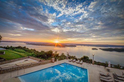 Lake Guntersville Lodge Overlook by FlickrHarris, Great photo of the sunset outside the Lake Guntersville Lodge.