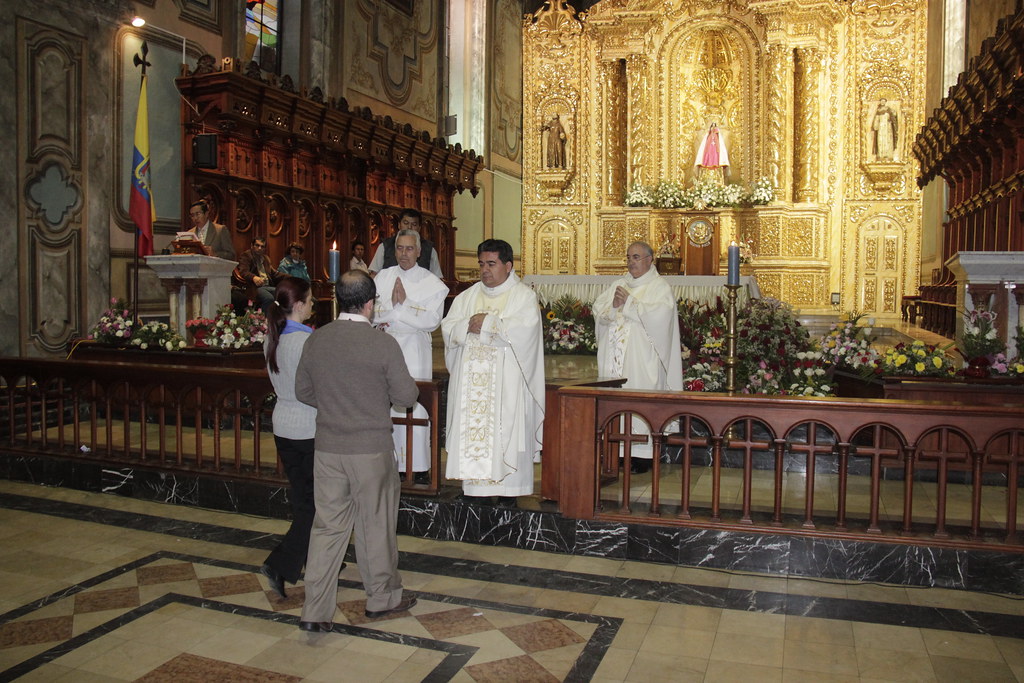 Eucaristía celebrada en la Iglesia de la Catedral de Loja … | Flickr