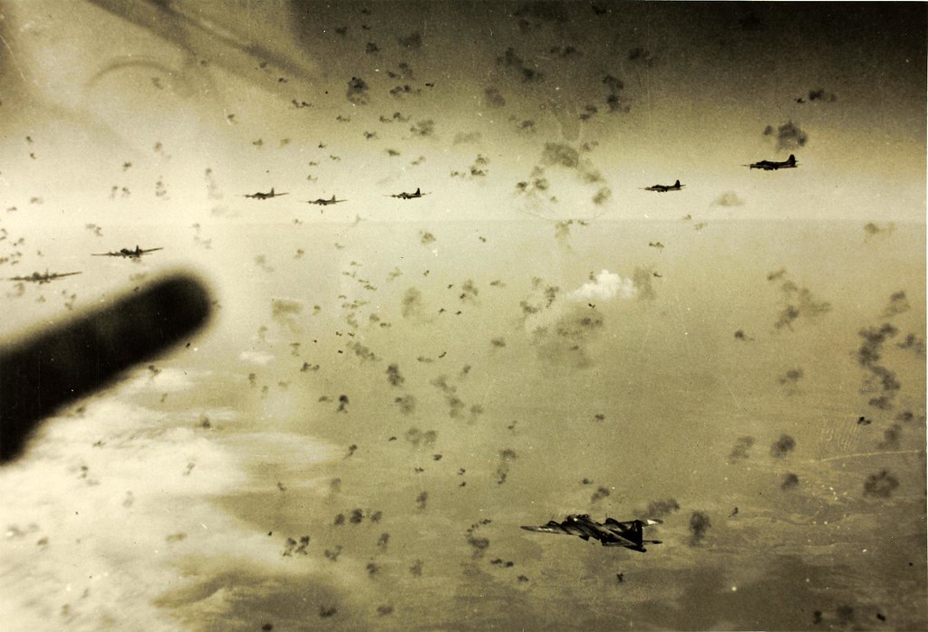 457th Bomb Group B-17 | Catalog #: 10_0019284 Title: 457th B… | Flickr